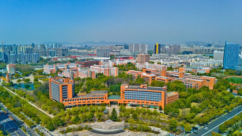PCBA加工：揭秘其优缺点与行业应用